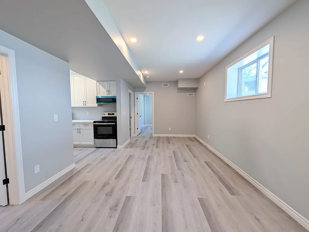 137 St. George St - 2 — Photo 3
