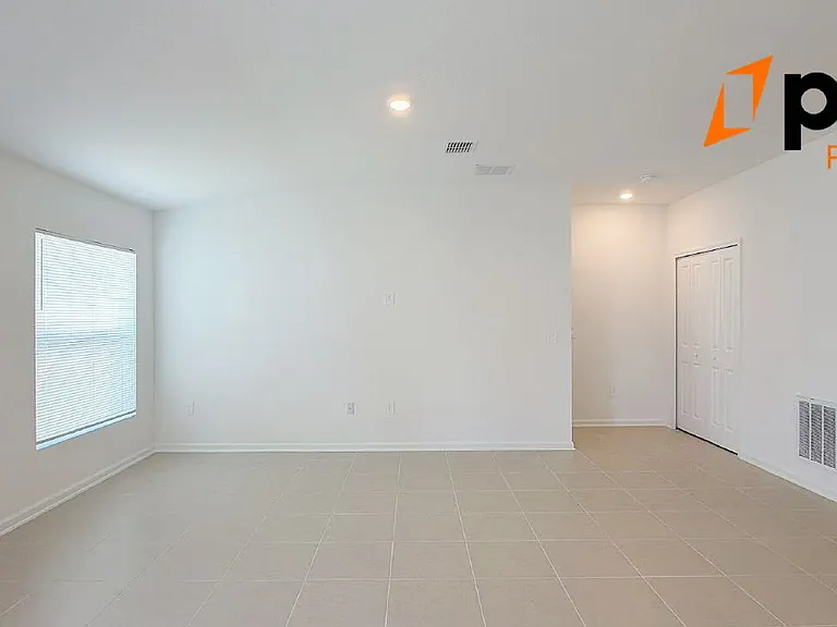 383 Artemis St — Photo 7