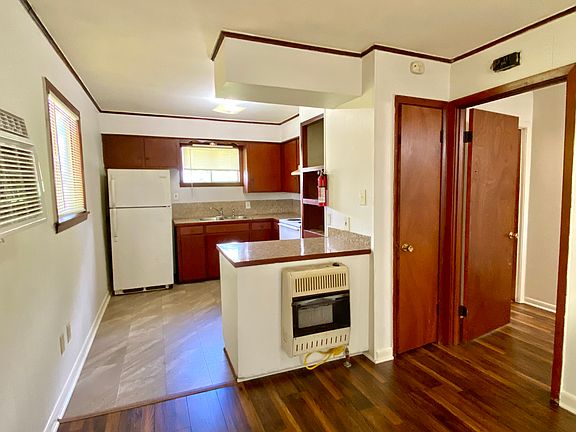 5th image of 2710 1/2 Tupelo St APT C