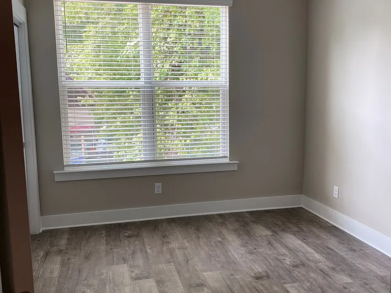 2510 Duncan Ave — Photo 6