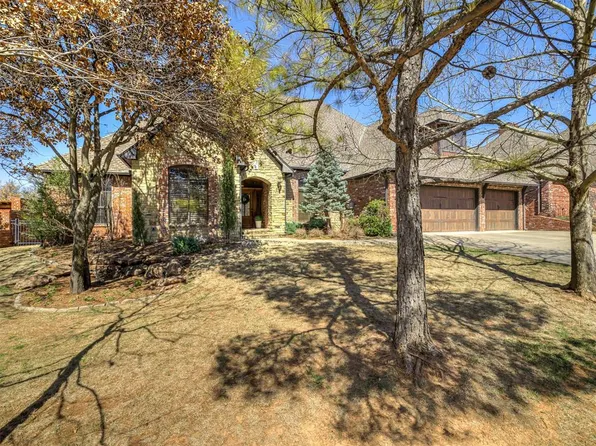 2109 Woodcrest Ln, Edmond, OK 73034