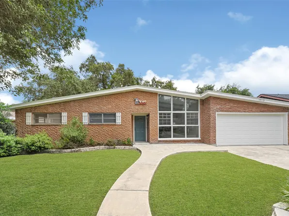 1913 18th Ave N, Texas City, TX 77590