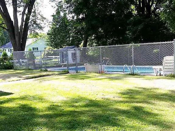 3rd image of 22-24 Mohican Ter