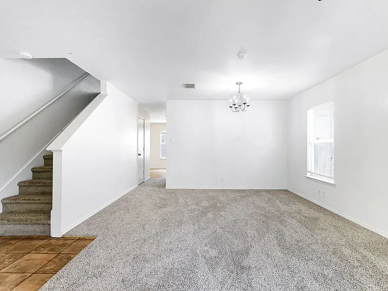 10106 Amber Flora Dr — Photo 5