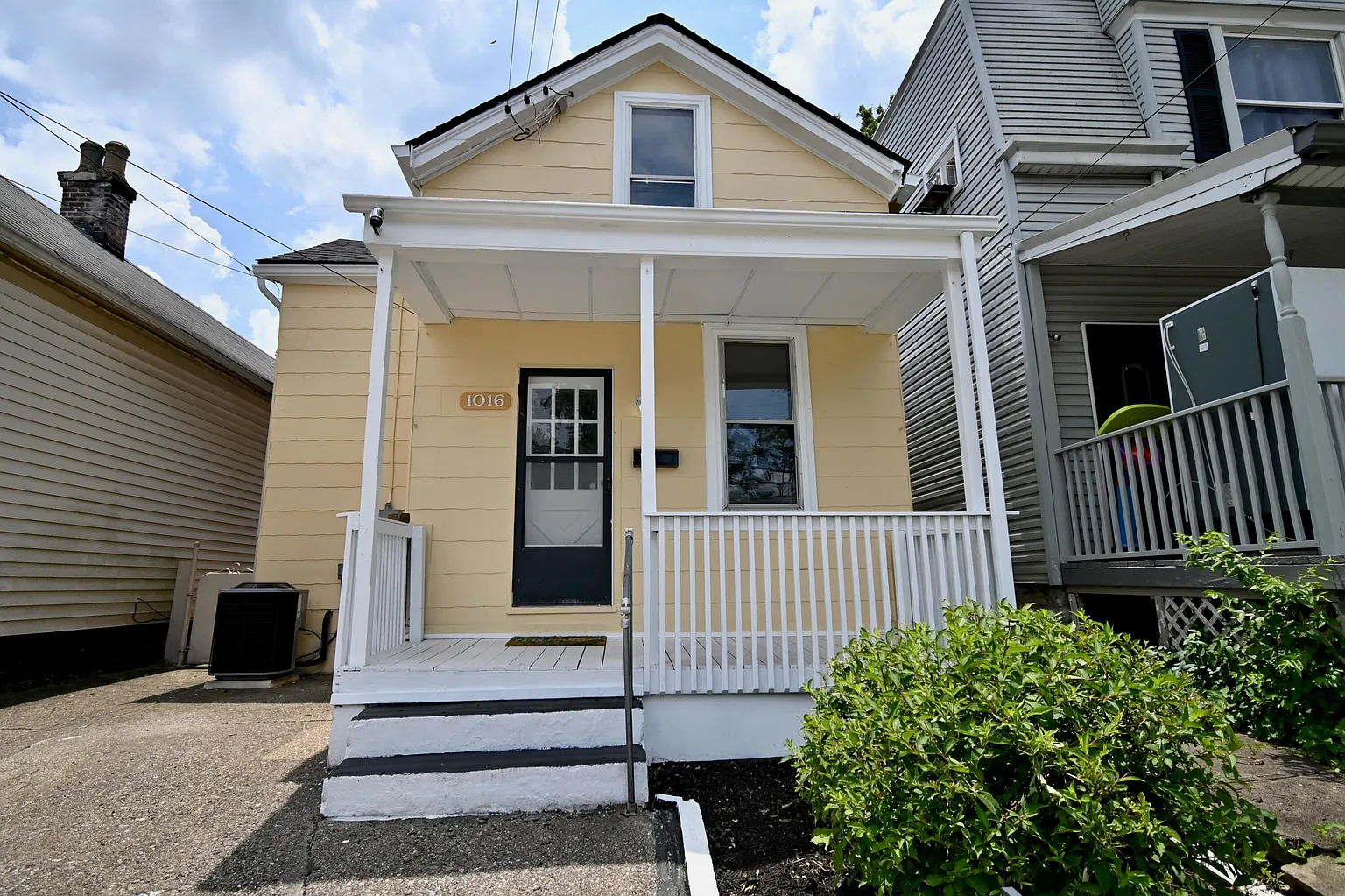 1016 4th Ave photo 1