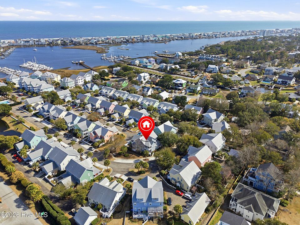 1st image of 221 Silver Sloop Way