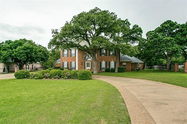 1st image of 330 Lake Trail Ct