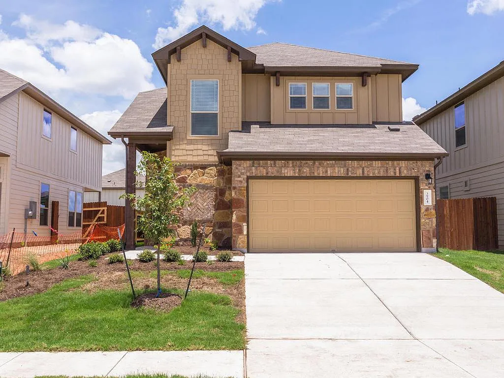 4 bed, 3.5 bath, 2300 sqft, $2,400 — Photo 1