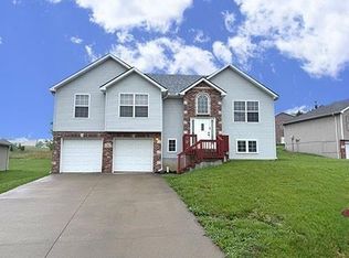 1242 Cypress Ct, Warrensburg, MO 64093
