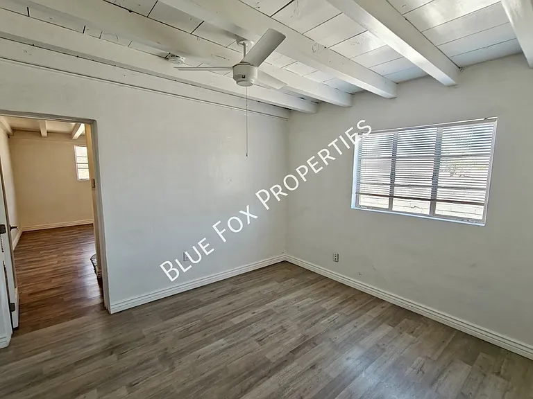 2233 N Isabel Blvd — Photo 23