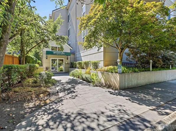 6831 NE 170th Street #306, Kenmore, WA 98028