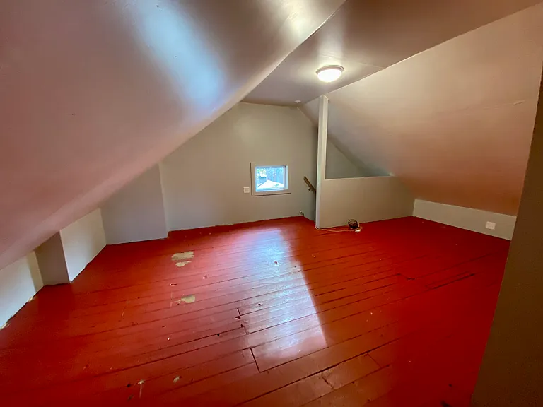 325 Main St — Photo 10