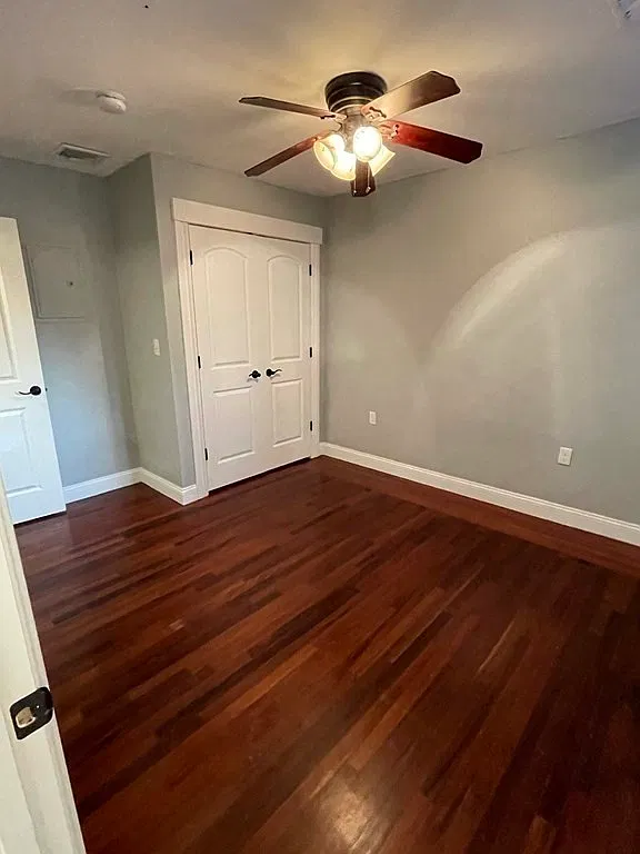 4 bed, 9998 sqft, $6,900 — Photo 4