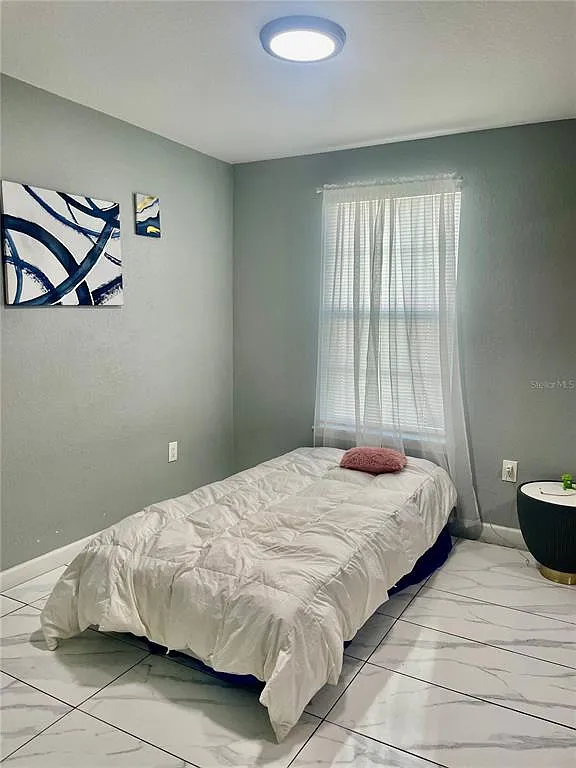 1 bed, 1.0 bath, 186 sqft, $800 — Photo 1