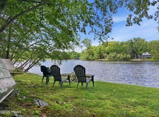 122 Indian Dr, Greentown, PA 18426