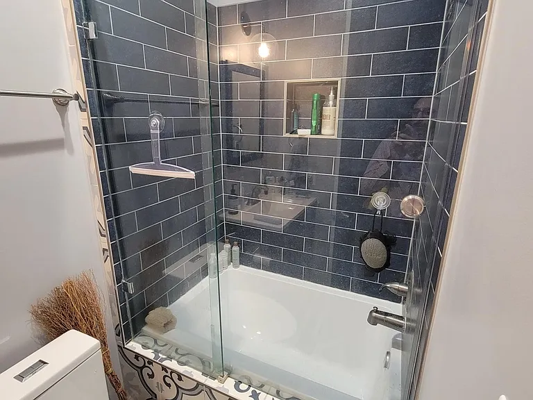 25 Q St NE — Photo 4