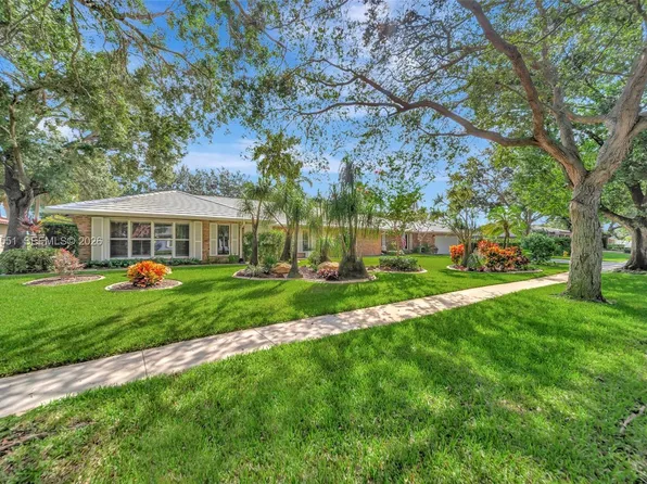 560 W Tropical Way, Plantation, FL 33317