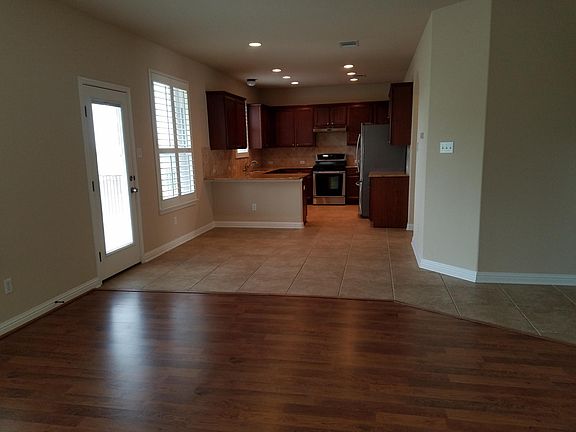 4th image of 1718 Greenside Trl