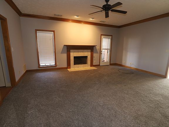 2nd image of 6566 Luxembourg Cir