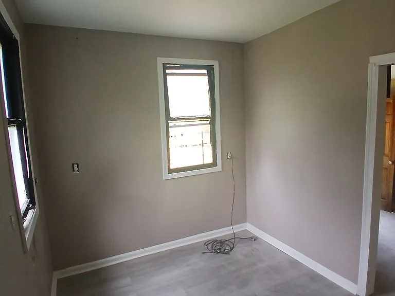 726 Kent St — Photo 7