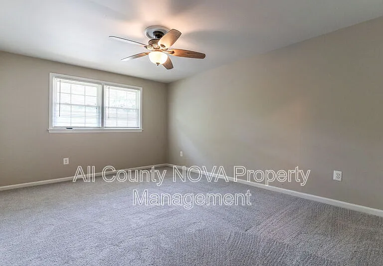 4126 Lenox Dr — Photo 32