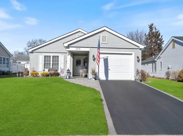 389 Kingston Drive #389, Ridge, NY 11961
