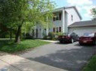 1 Junction Pond Ln, Monmouth Junction, NJ 08852