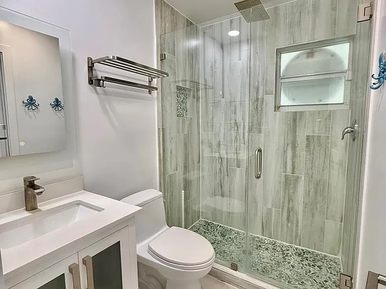 814 S Lake Dr — Photo 6
