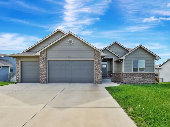 5381 N Pebblecreek St, Bel Aire, KS 67226