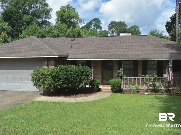 2710 Manuel Dr, Lillian, AL 36549