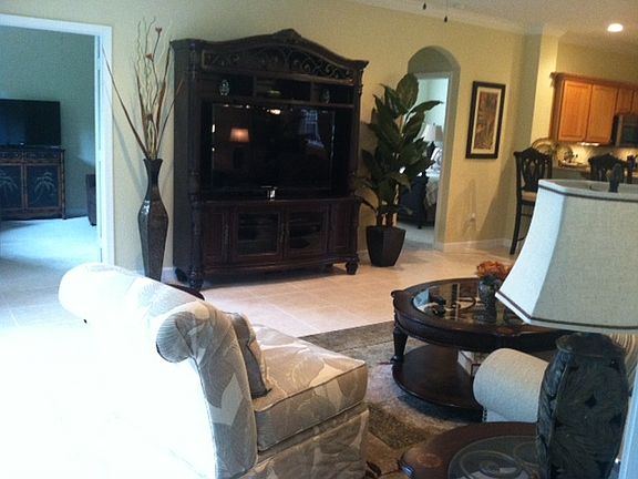 3rd image of 1553 SE Prestwick Ln