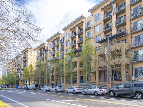 701 Columbia St APT 207, Vancouver, WA 98660