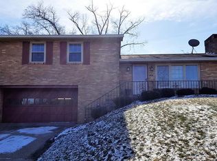 411 Fox Dr, Pittsburgh, PA