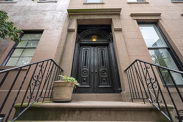 1st image of 136 Amity St APT 3