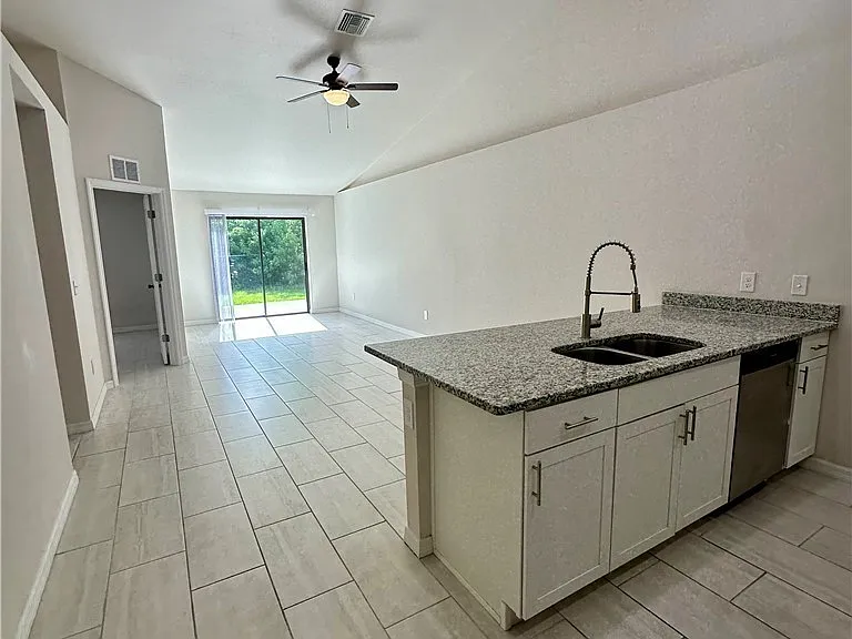 3310 NW 17th Ln — Photo 8