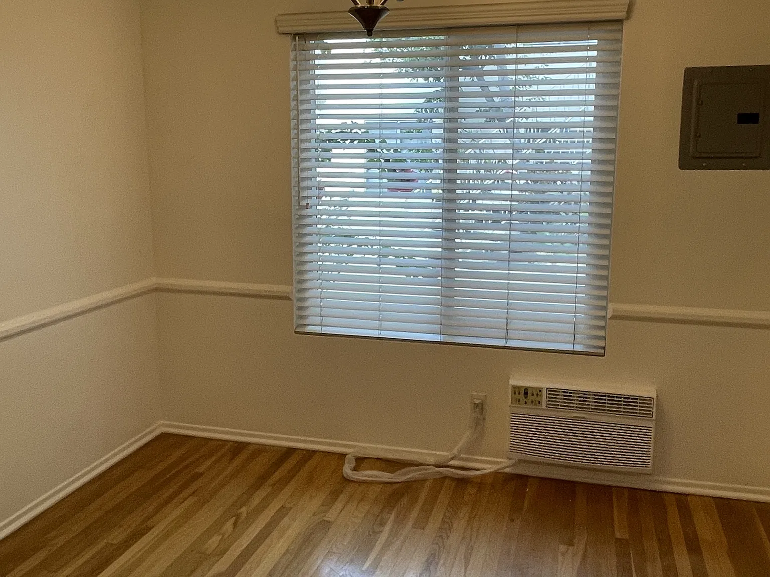 3355 Manning Avenue - 17 — Photo 4