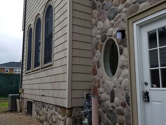 3rd image of 35 Milton Ave