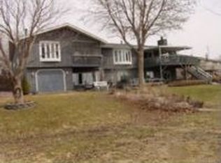 180 Country Club Dr, Lewiston, MN 55952