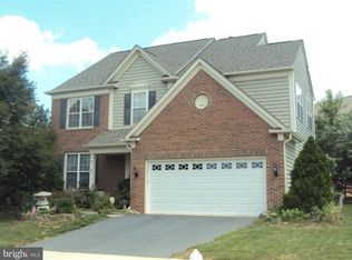 43224 Golf View Dr, Chantilly, VA 20152