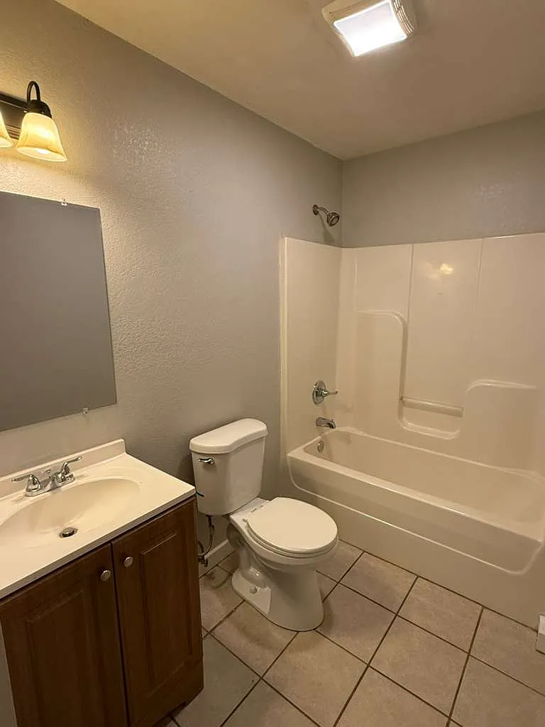 Building Photo - 2231 Geneva Trl #H14