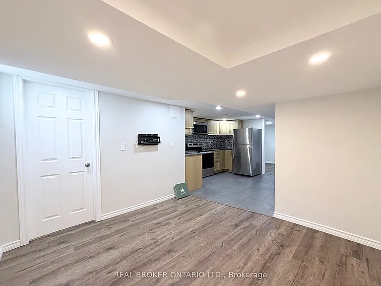 315 E 22nd St #BASEMENT — Photo 3