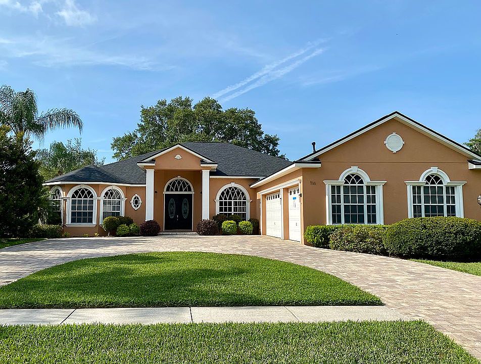 1st image of 1116 Carriage Park Dr