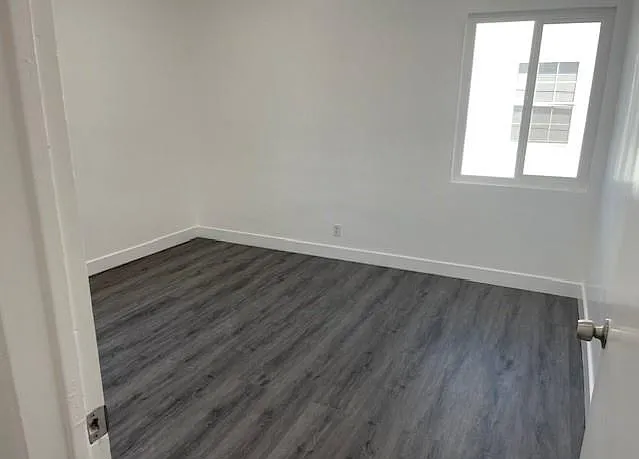 6771 Johnson Ave — Photo 2