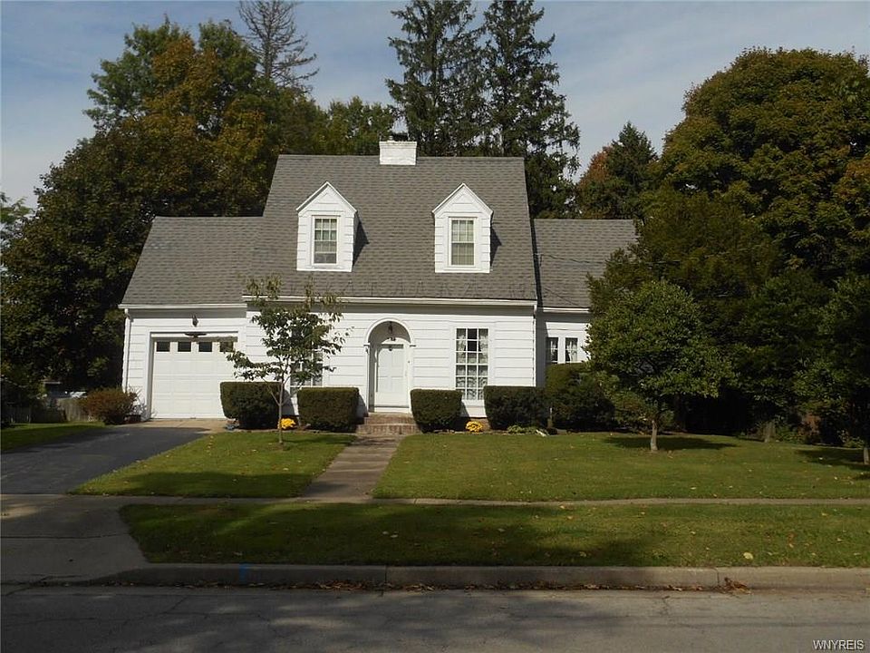 1st image of 524 Girard Ave