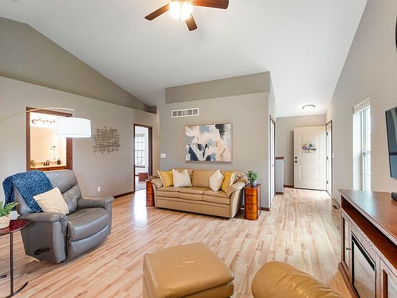 3rd image of 4156 Mourning Dove Dr
