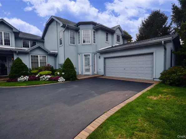 679 Balfour Place, Melville, NY 11747