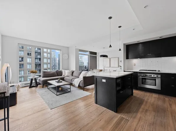 1055 Homer St #2004, Vancouver, BC V6B 1G3