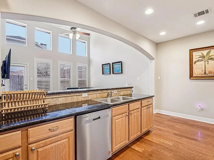 2210 Onion Creek Pkwy #1104 — Photo 9