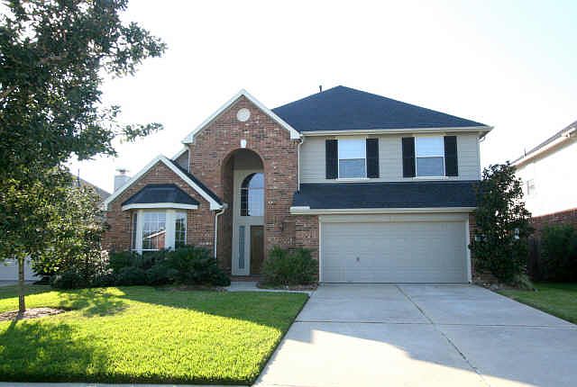 Beautiful two-story DAVID WEEKLEY plan in Richmond's River's Edge. Easy access to Hwy 90, Hwy 59 and