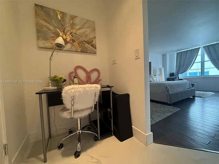 5555 Collins Ave #8R — Photo 34